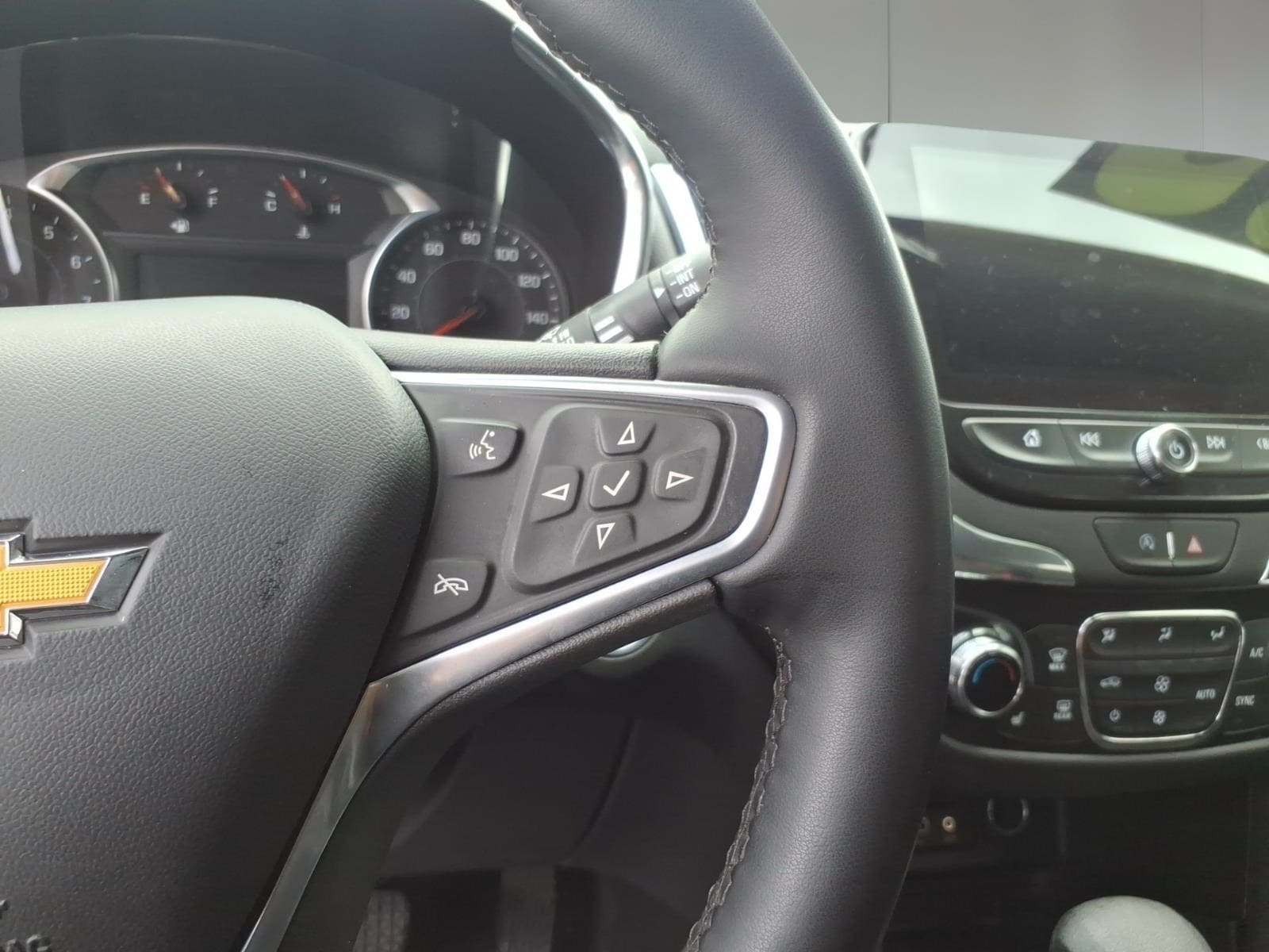 2023 Chevrolet Equinox Premier - Photo 12