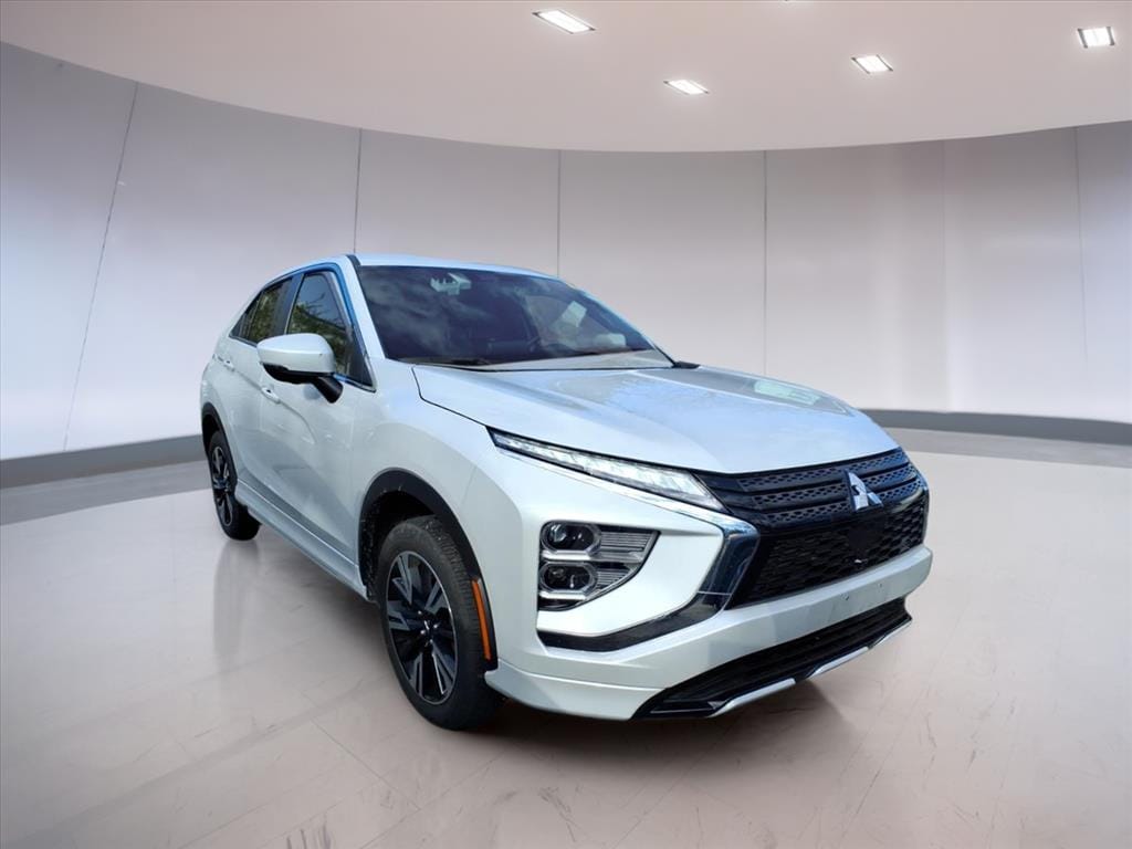 2024 Mitsubishi Eclipse Cross SEL's photo