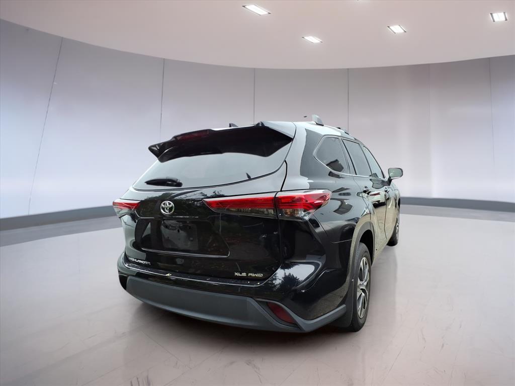 2022 Toyota Highlander XLE photo 4