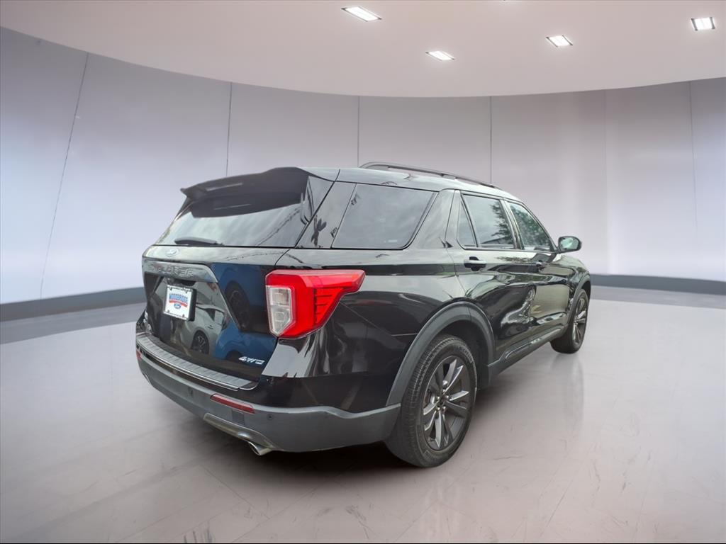 2022 Ford Explorer XLT photo 2