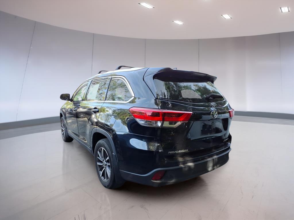 2019 Toyota Highlander XLE photo 3