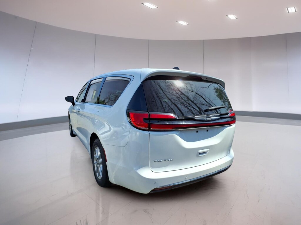 Used 2023 Chrysler Pacifica Touring L Van Passenger Van