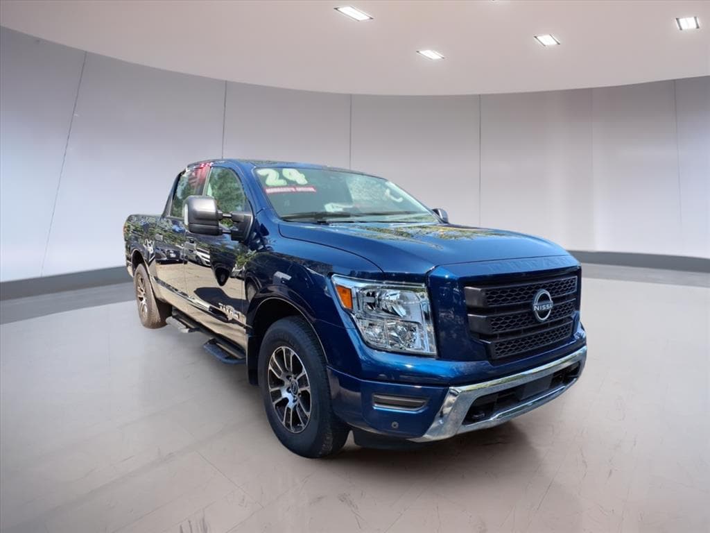 2024 Nissan Titan Truck Crew Cab 