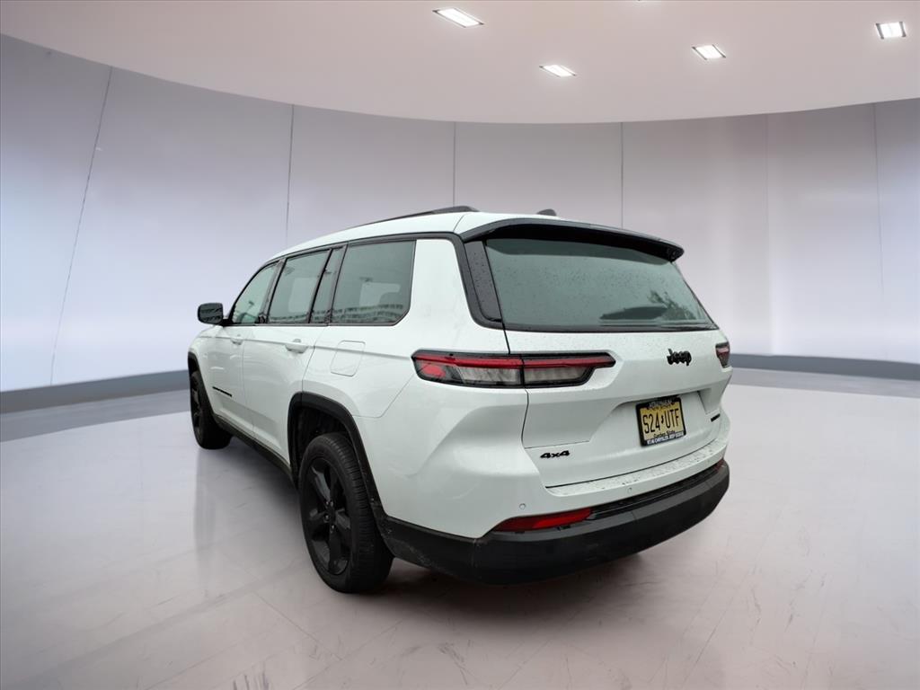 2024 Jeep Grand Cherokee Limited photo 2