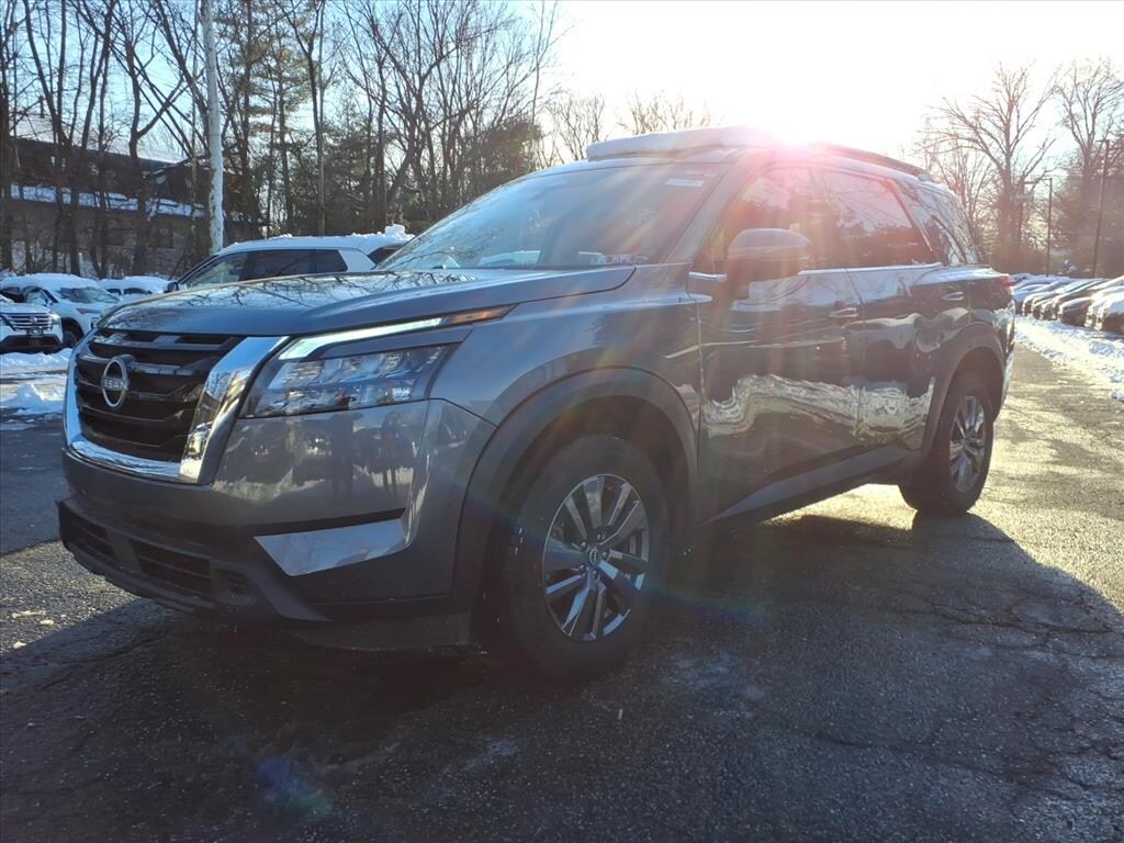 Used 2025 Nissan Pathfinder SV SUV