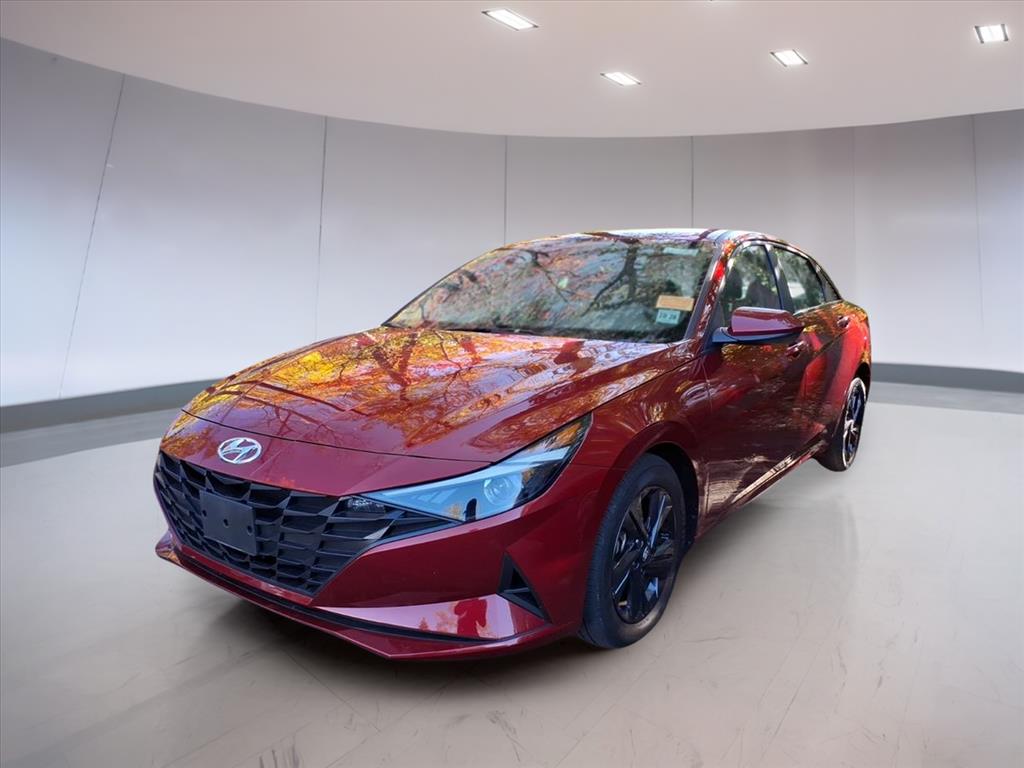 2023 Hyundai Elantra SEL photo 2