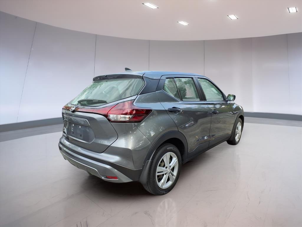 2023 Nissan Kicks S photo 2