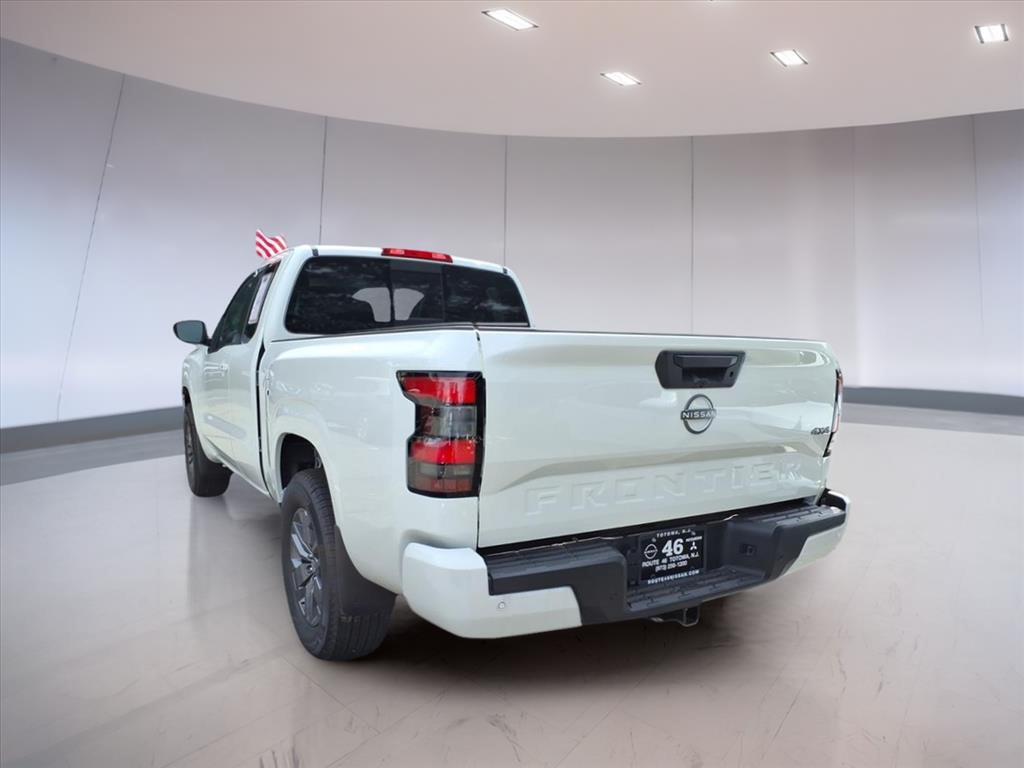 2025 Nissan Frontier SV photo 4