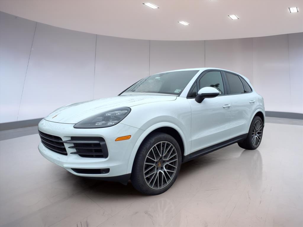 2021 Porsche Cayenne S photo 2