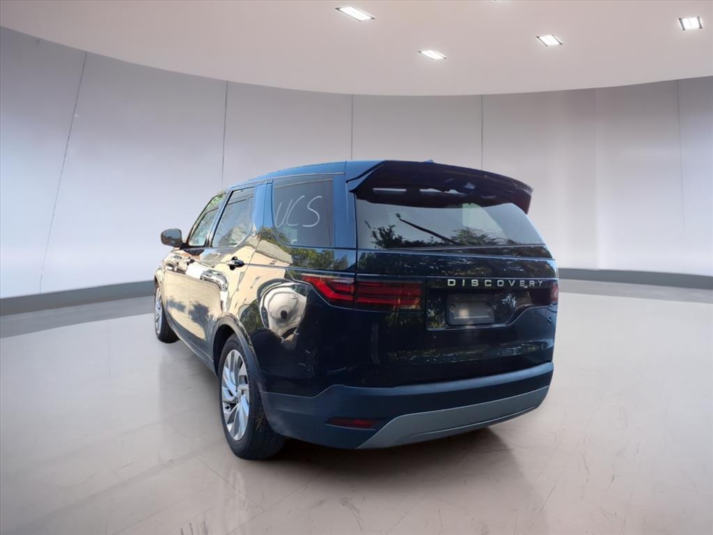 2024 Land Rover Discovery P300 S photo 3