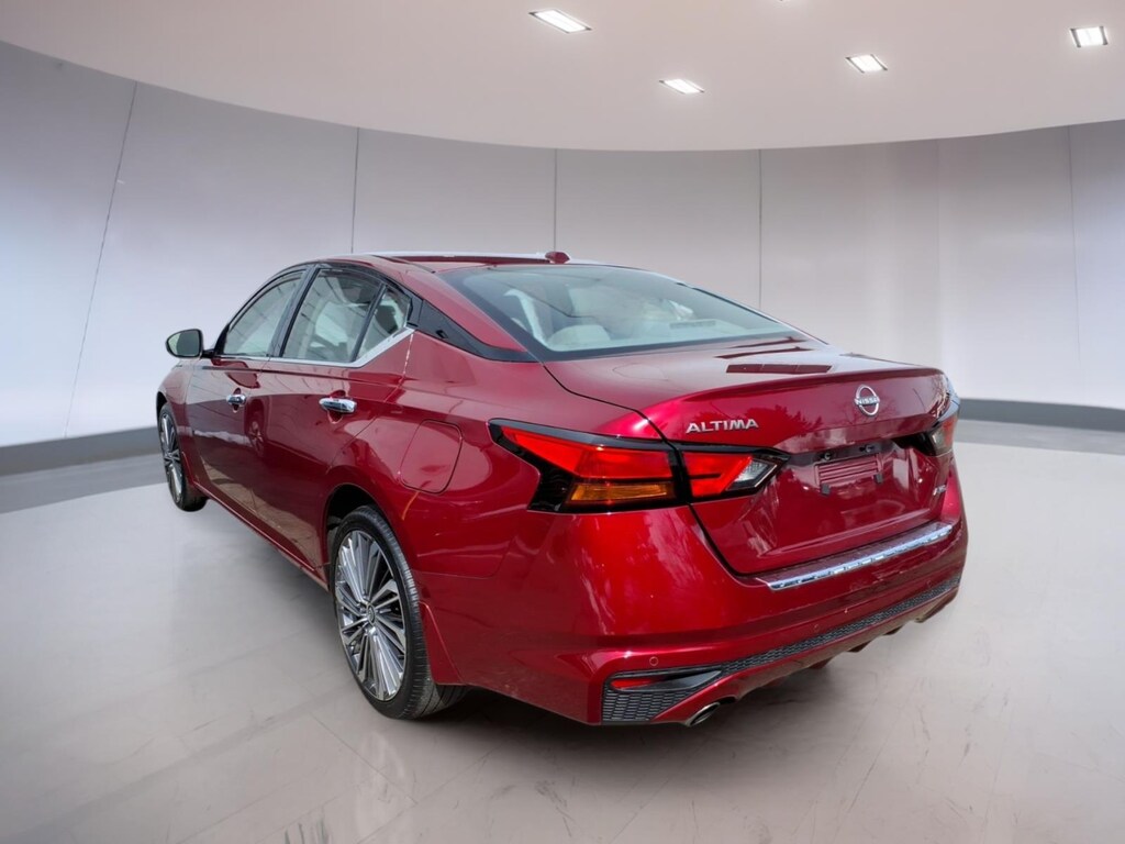 Used 2023 Nissan Altima 2.5 SL Sedan