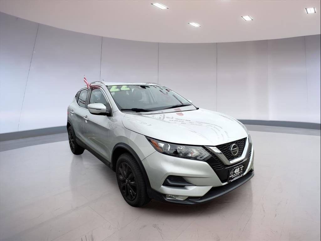 2022 Nissan Rogue Sport SV's photo