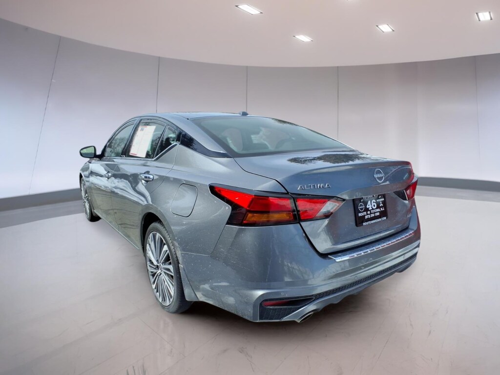 Used 2023 Nissan Altima 2.5 SL Sedan