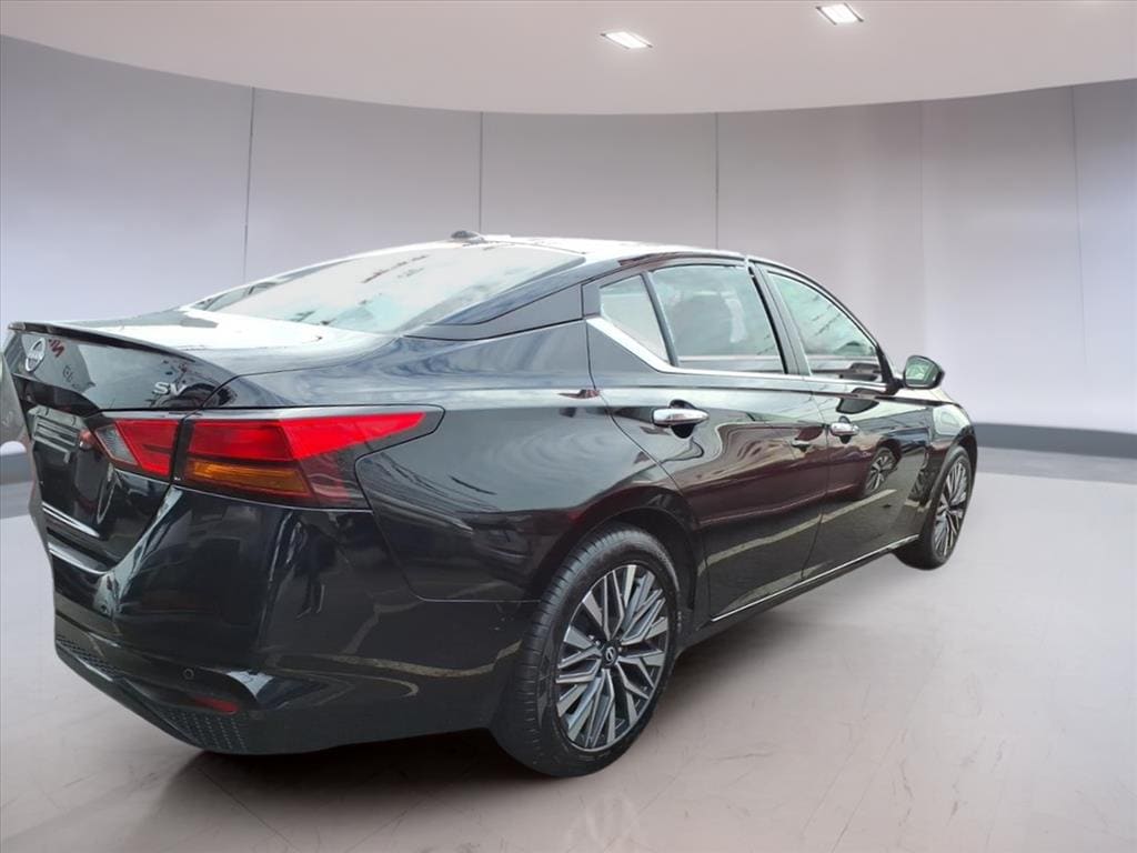 Used 2024 Nissan Altima 2.5 SV Sedan