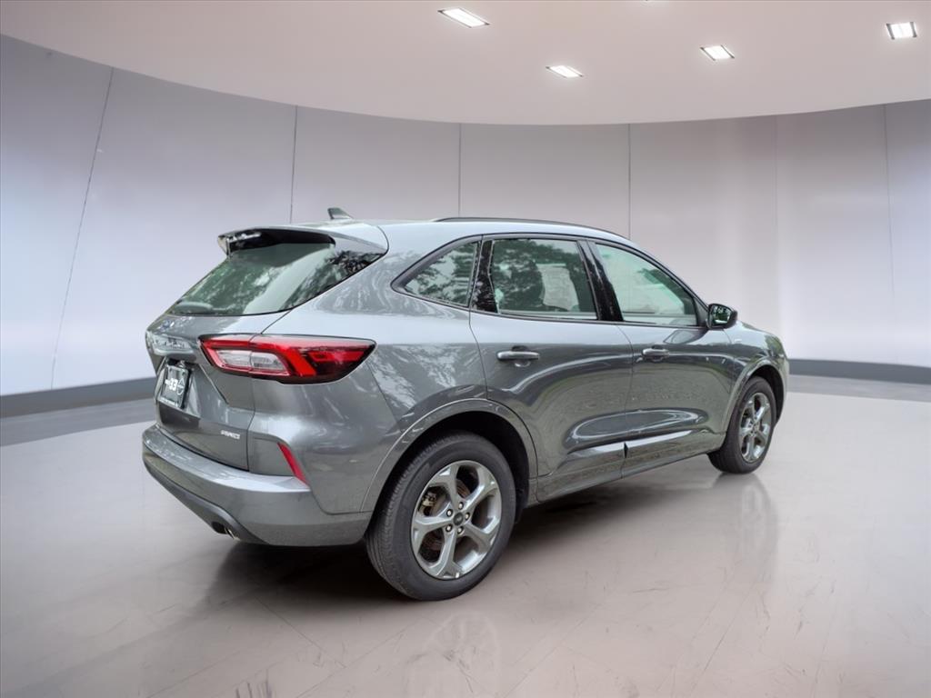 2024 Ford Escape ST-Line photo 4