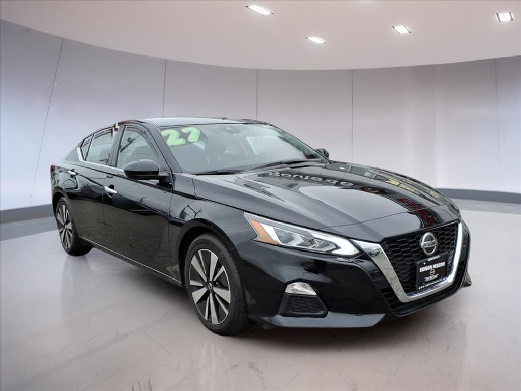 2022 Nissan Altima SV's photo