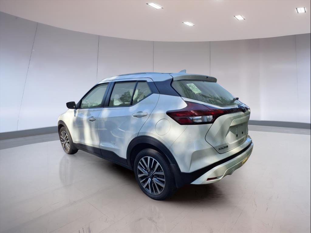 2023 Nissan Kicks SV photo 3