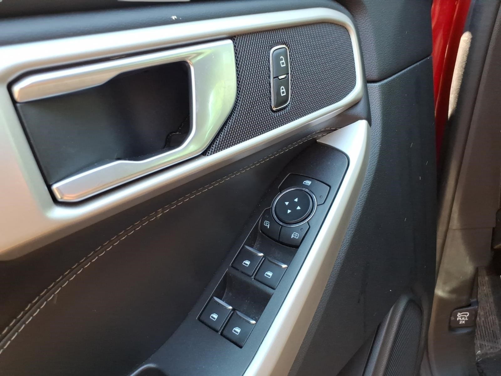 2023 Ford Explorer XLT - Photo 10