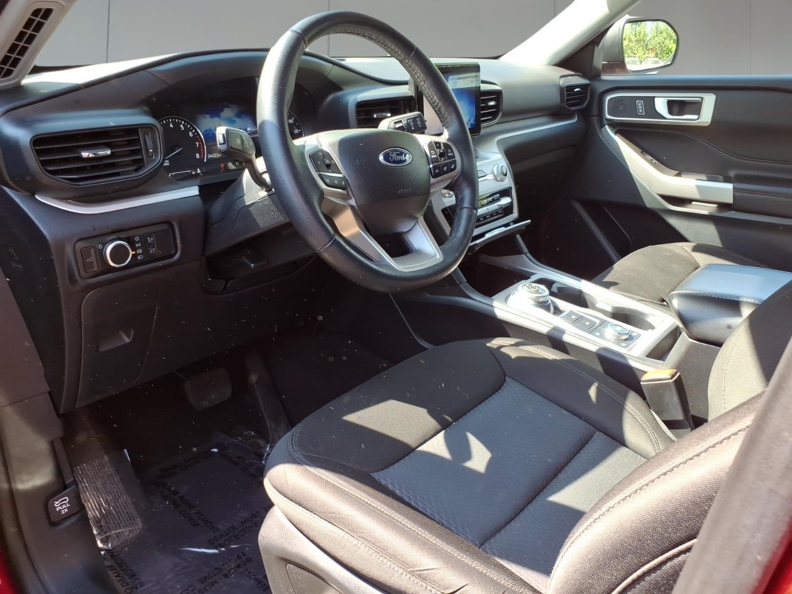 2023 Ford Explorer XLT - Photo 8