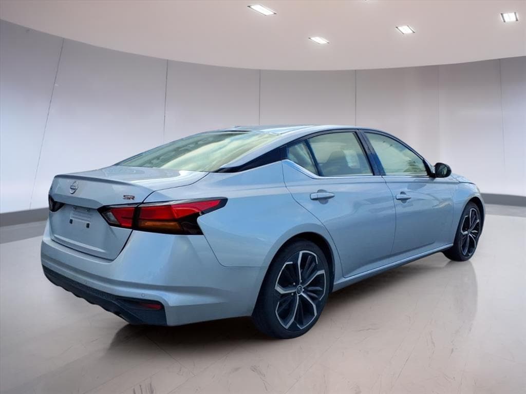 Used 2024 Nissan Altima 2.5 SR Sedan