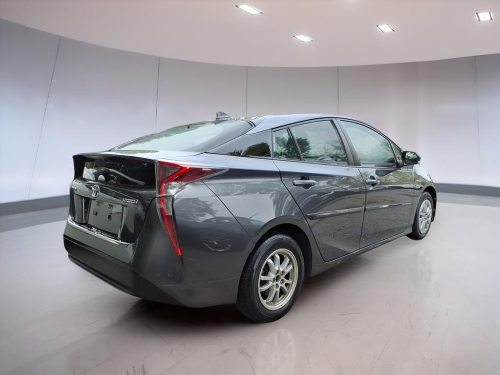 2016 Toyota Prius One Two photo 4