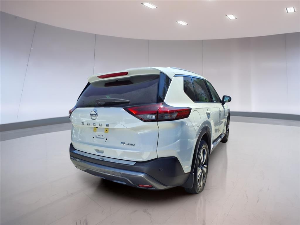 2023 Nissan Rogue SL photo 3