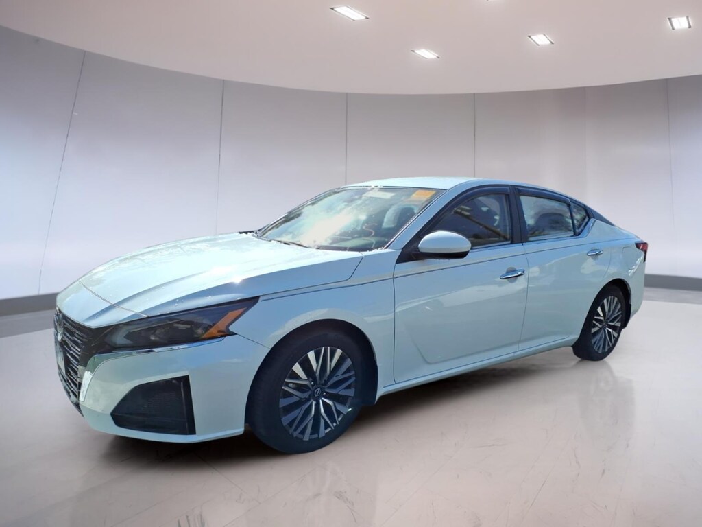Used 2023 Nissan Altima 2.5 SV Sedan
