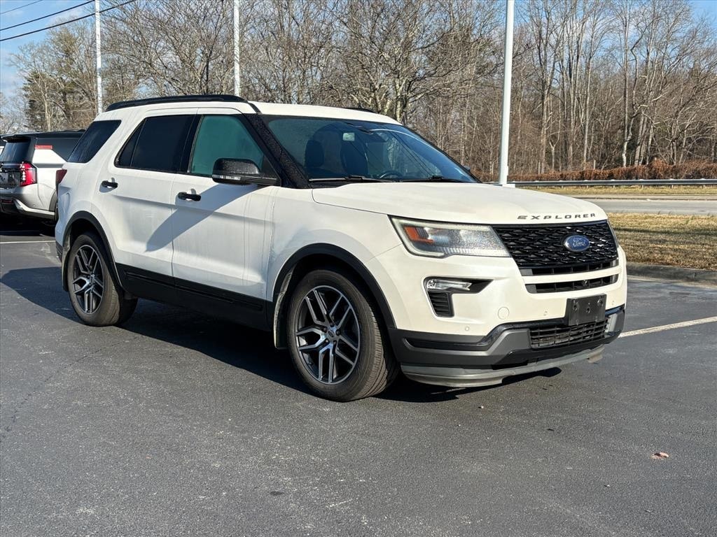 2018 Ford Explorer Sport's photo