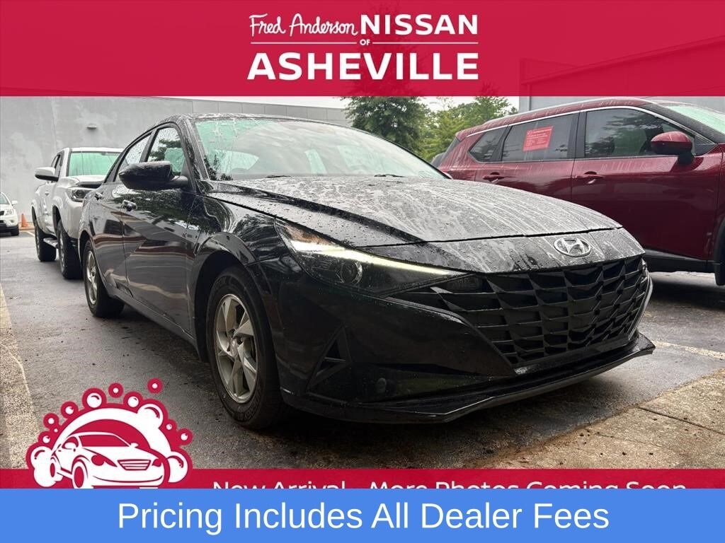 Used 2023 Hyundai Elantra SE Sedan