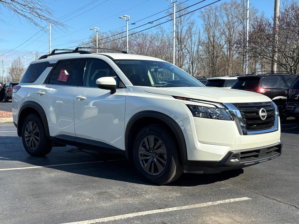 2024 Nissan Pathfinder SV