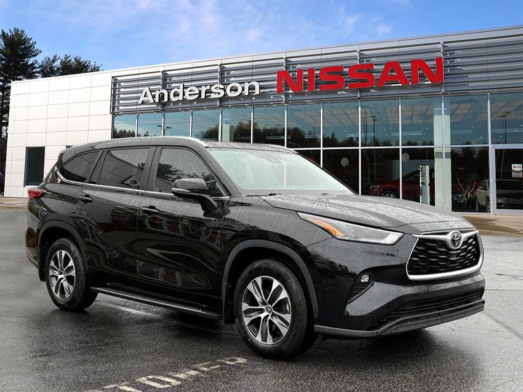 2023 Toyota Highlander XLE's photo