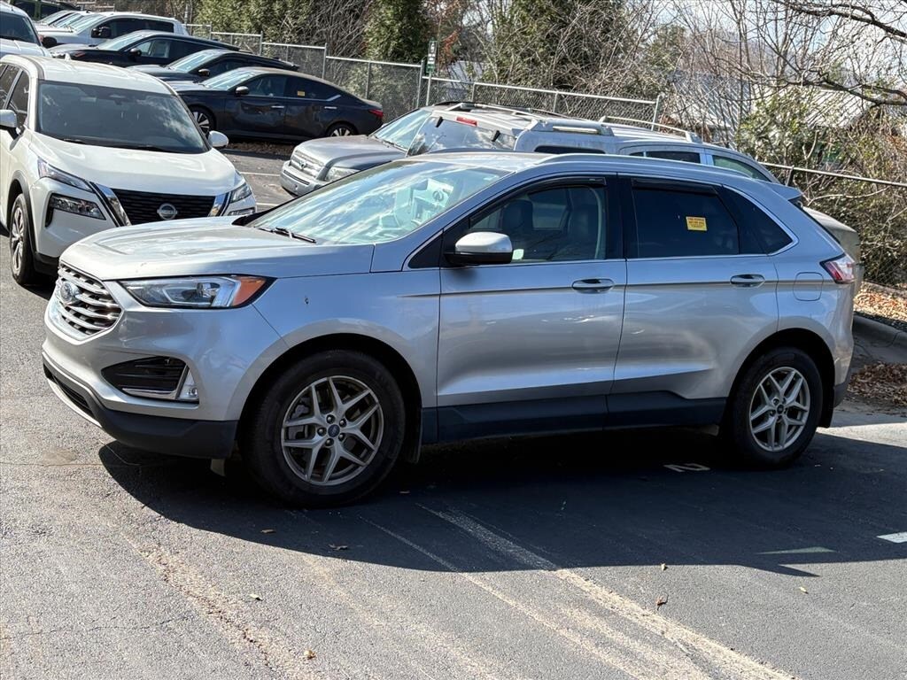 2021 Ford Edge SEL photo 3