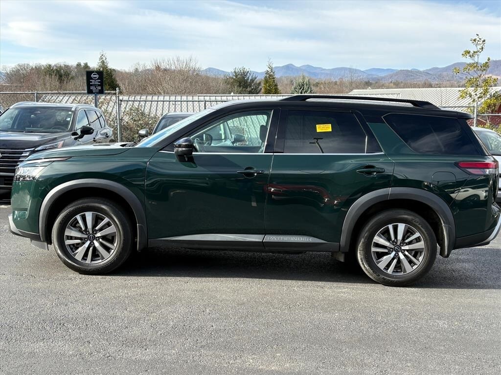 Used 2022 Nissan Pathfinder SL SUV