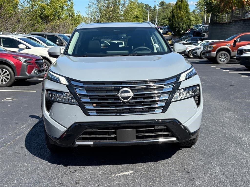 2025 Nissan Rogue Platinum photo 2