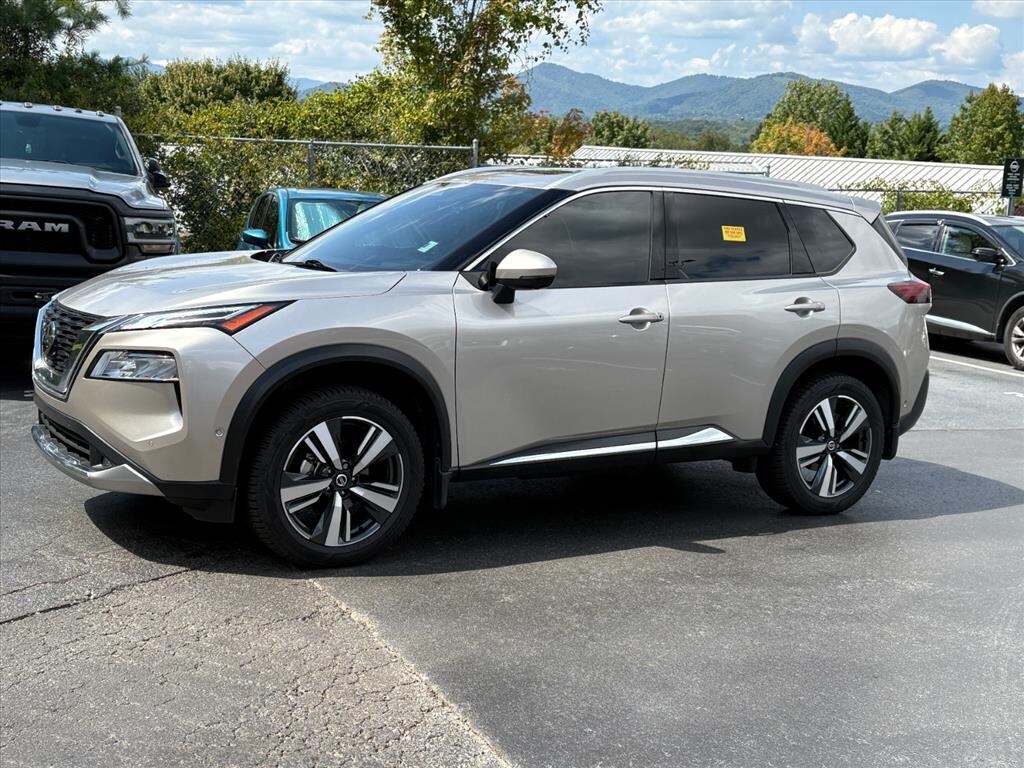 2021 Nissan Rogue Platinum photo 3