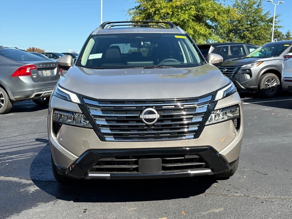 2026 Nissan Rogue Platinum photo 2