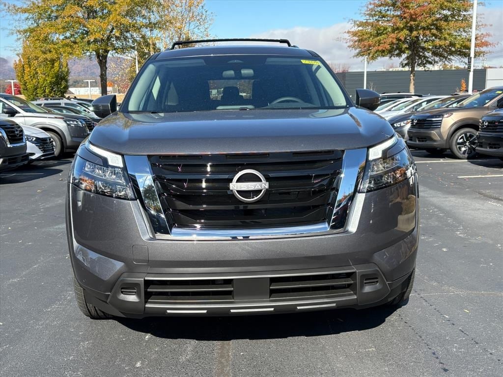 New 2025 Nissan Pathfinder SV SUV