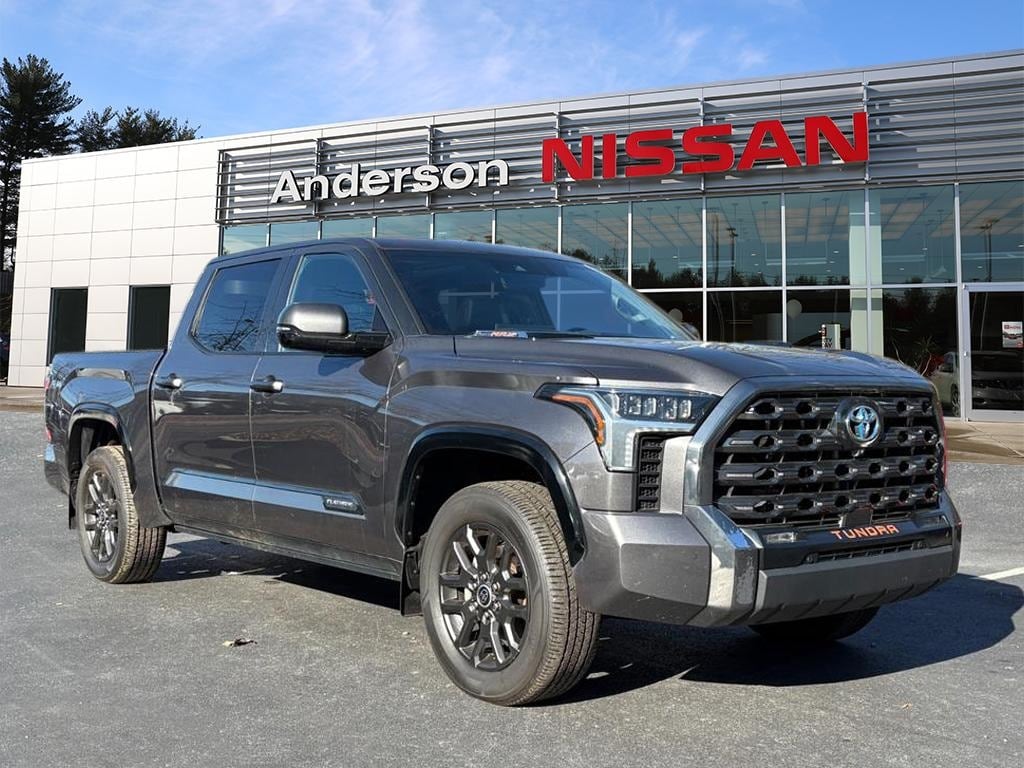 2023 Toyota Tundra Platinum's photo