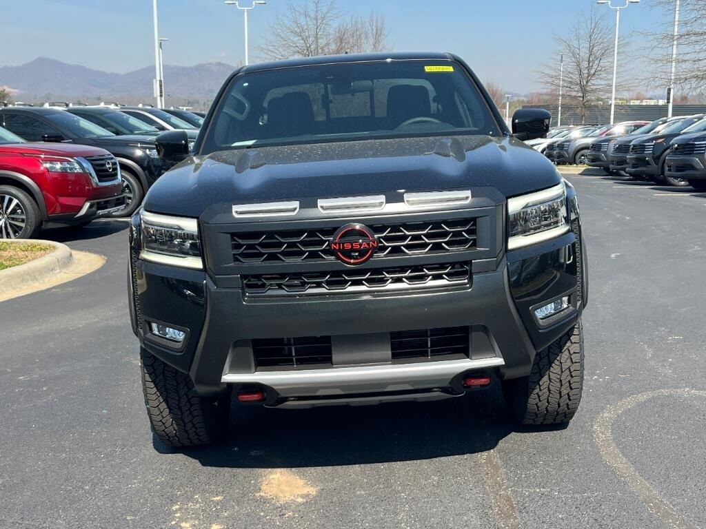 2025 Nissan Frontier PRO-4X photo 2
