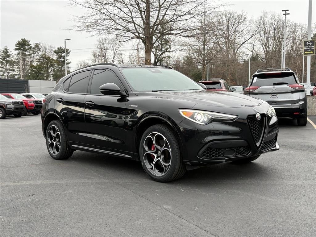 2022 Alfa Romeo Stelvio Ti Veloce's photo