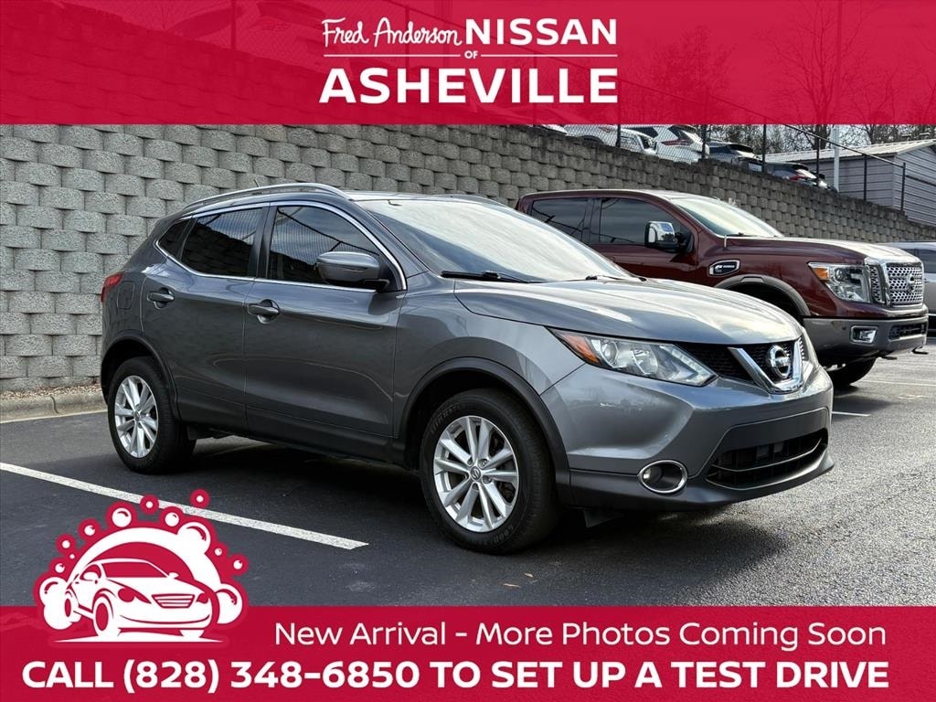 2018 Nissan Rogue Sport SV's photo