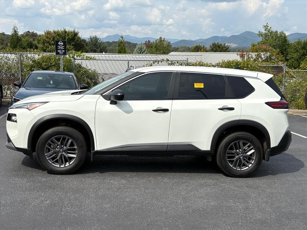 2023 Nissan Rogue S photo 3