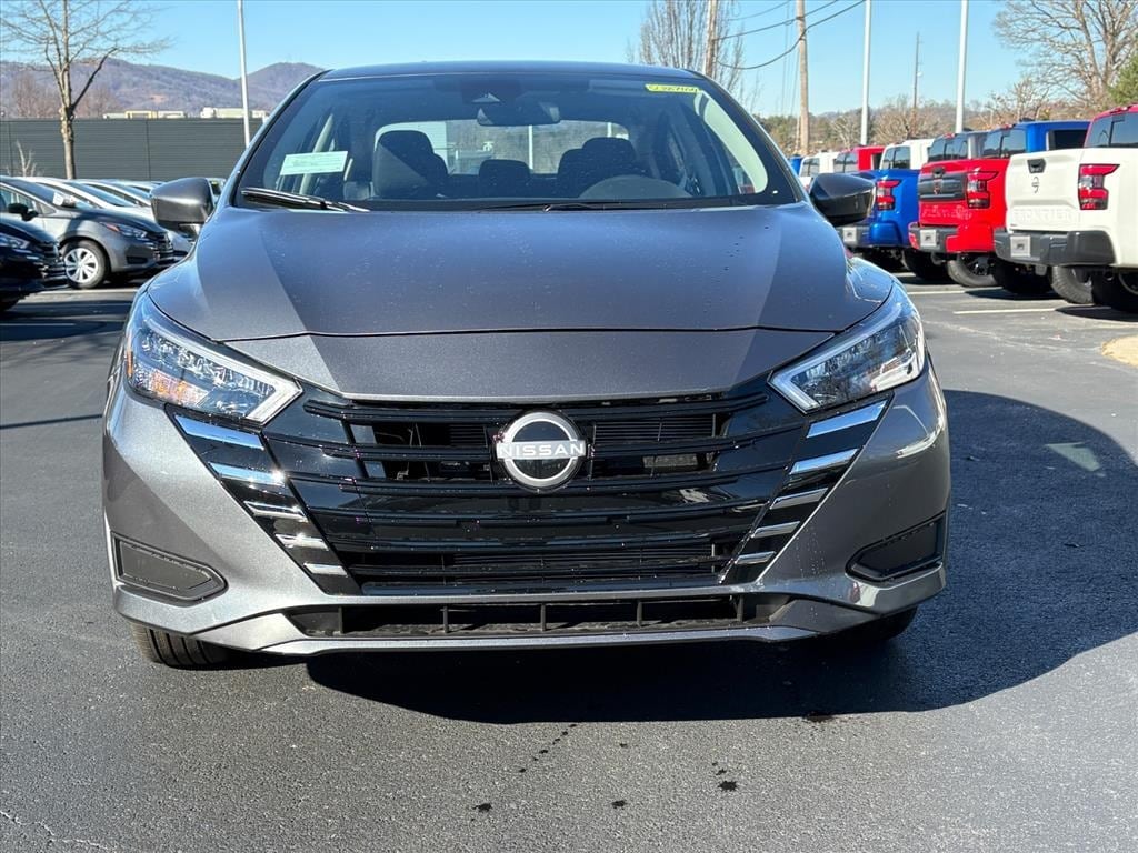 New 2025 Nissan Versa 1.6 SV Sedan