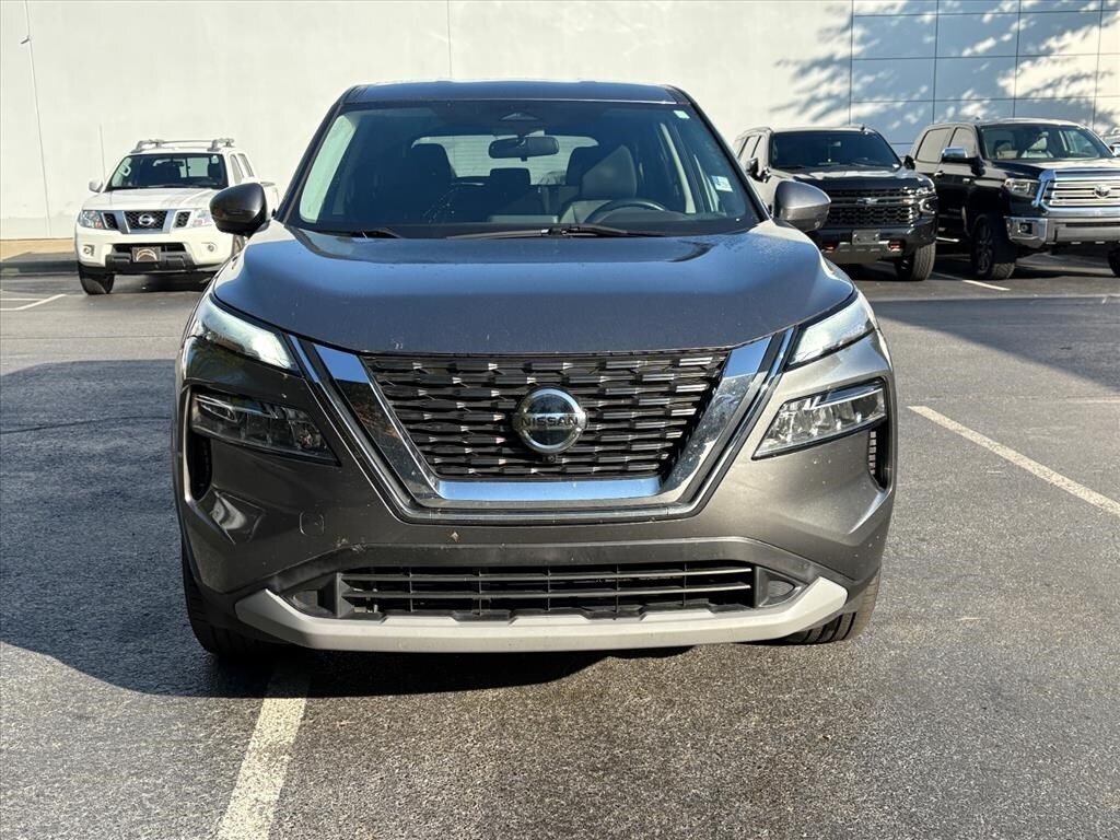 2021 Nissan Rogue SV photo 2