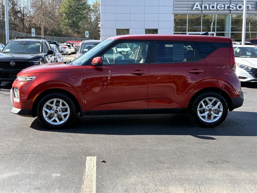 2022 Kia Soul LX photo 3