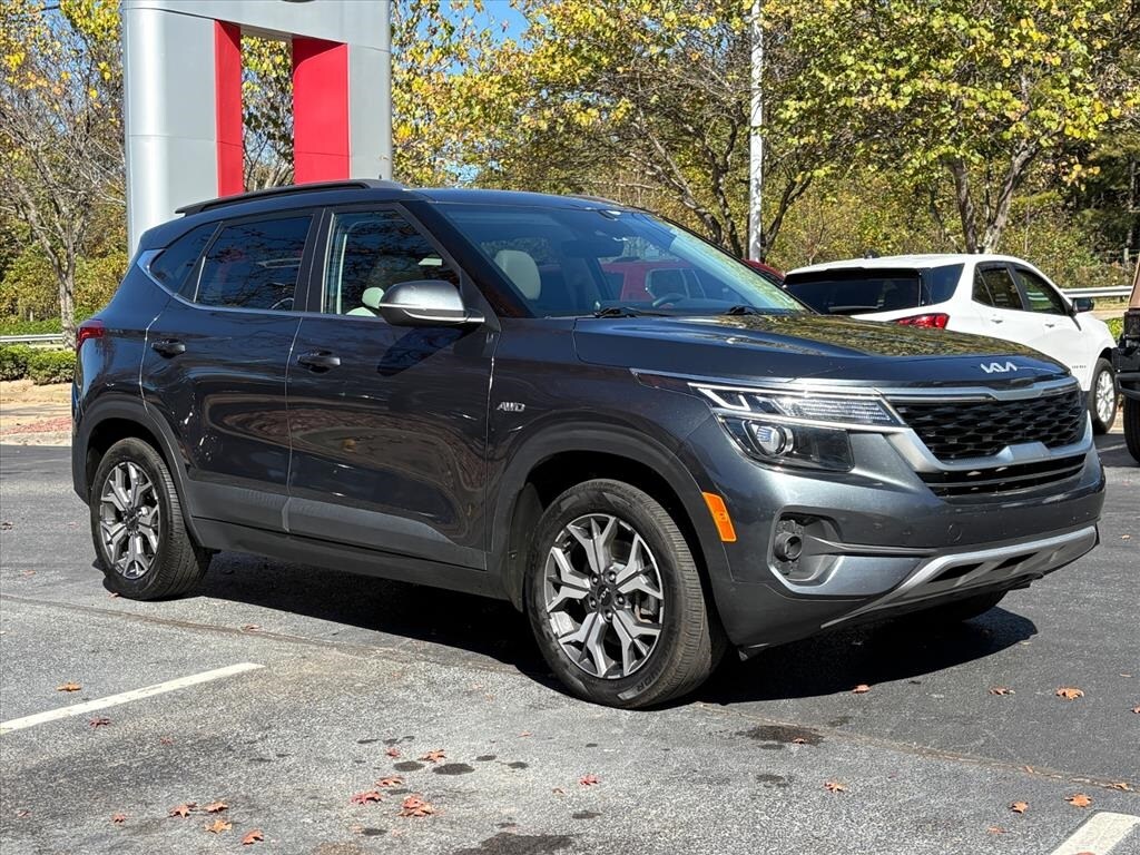 Used 2022 Kia Seltos EX SUV
