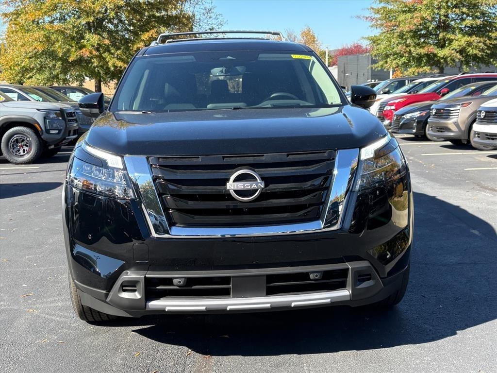New 2025 Nissan Pathfinder Platinum SUV