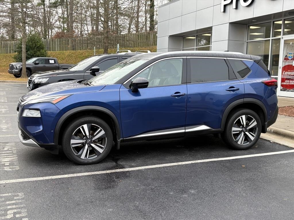 2023 Nissan Rogue Platinum photo 3