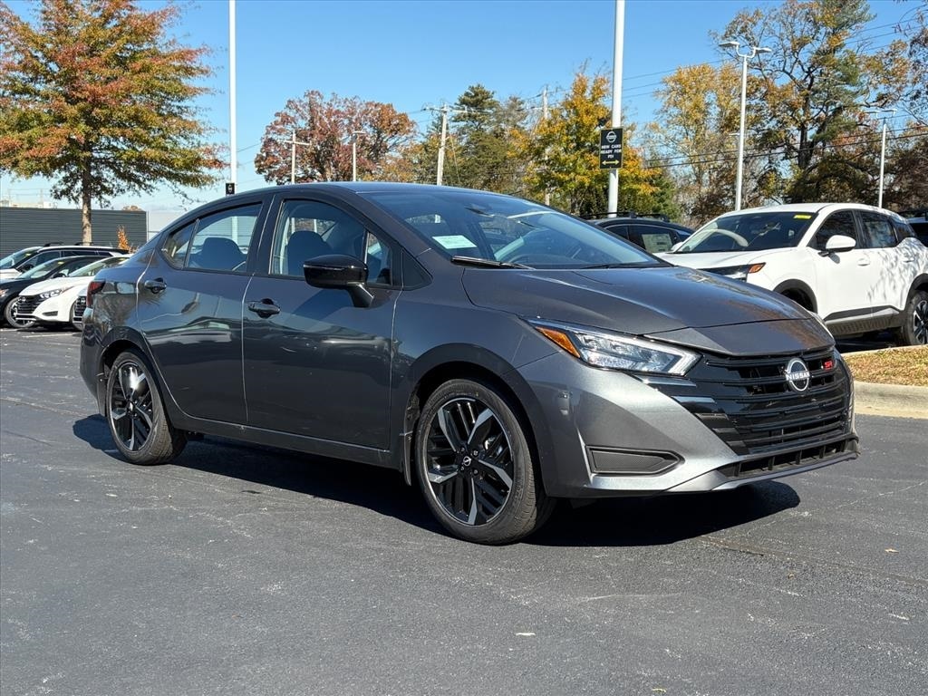 New 2025 Nissan Versa 1.6 SR Sedan