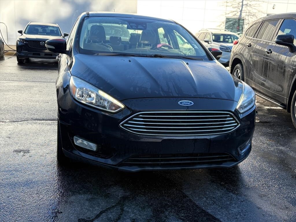 2016 Ford Focus Titanium photo 2